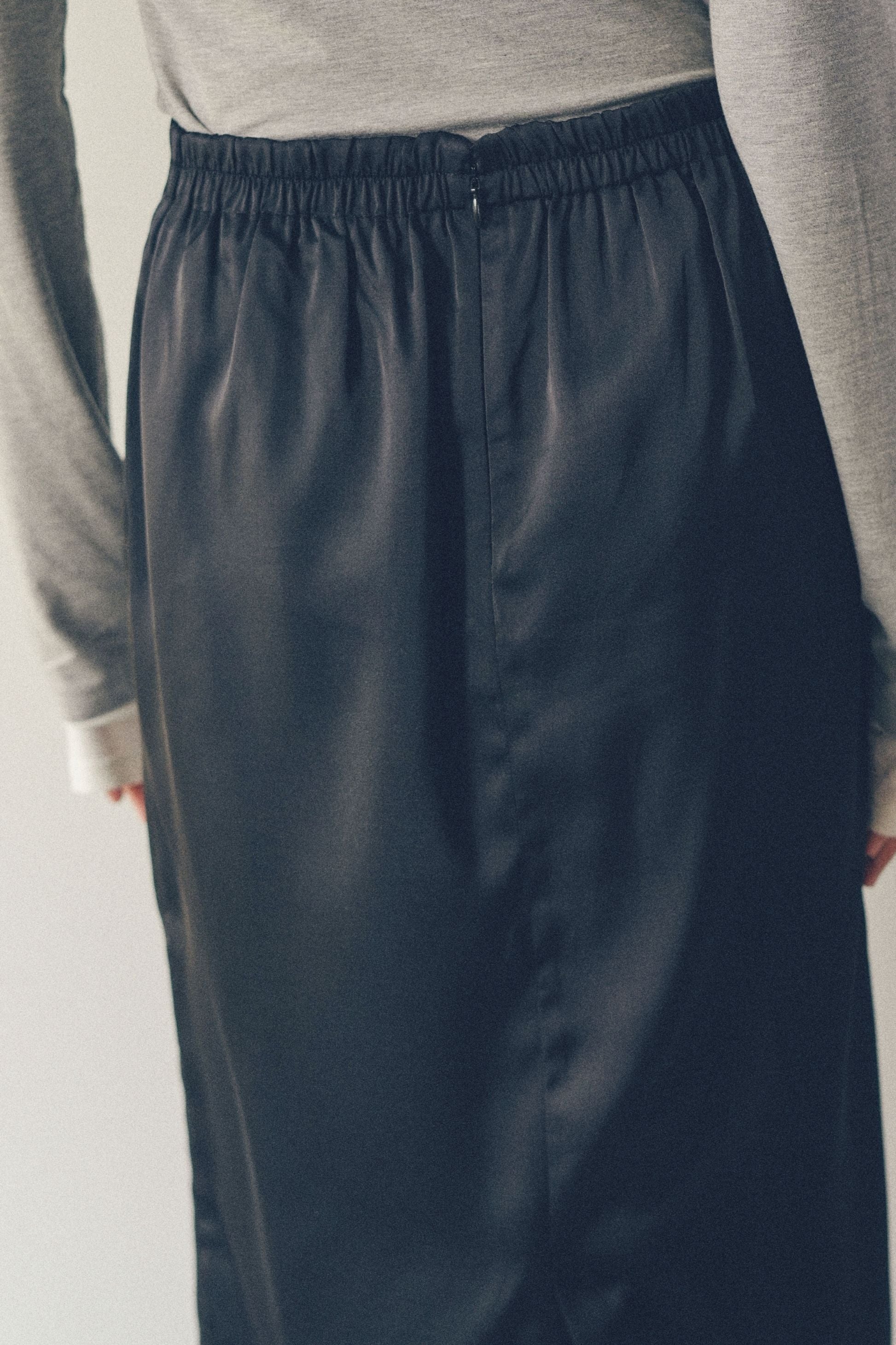 Hem lace skirt【Black】