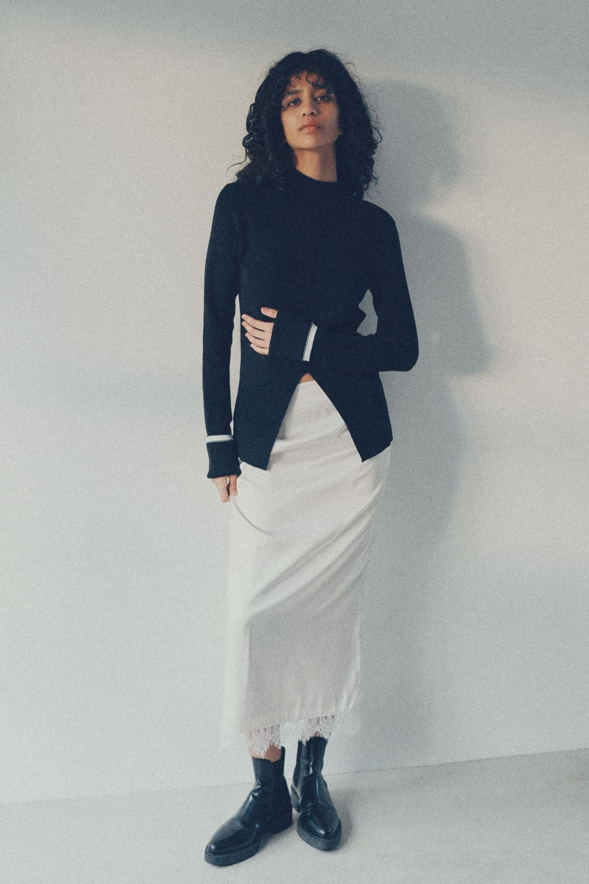 Hem lace skirt【White】