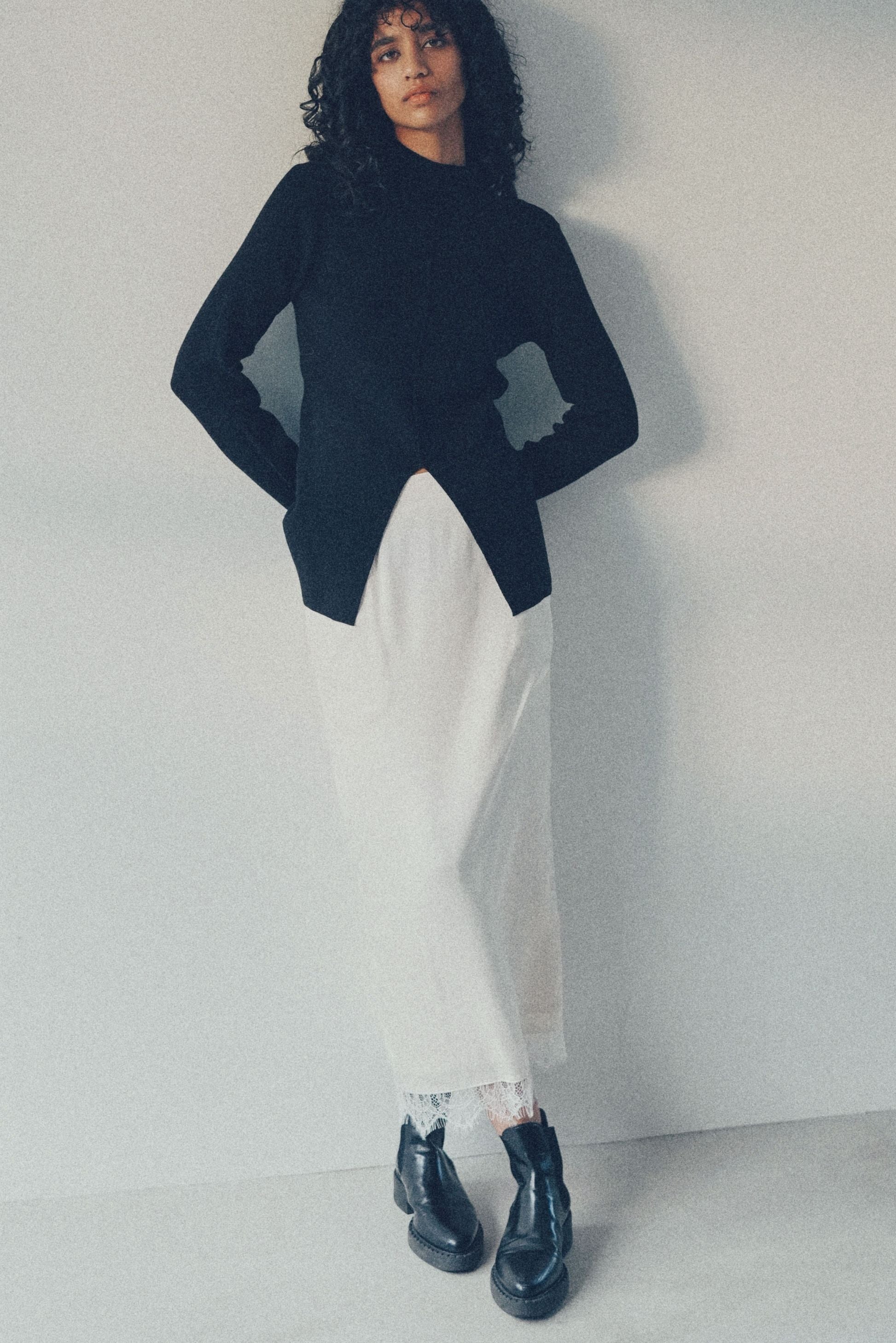 Hem lace skirt【White】