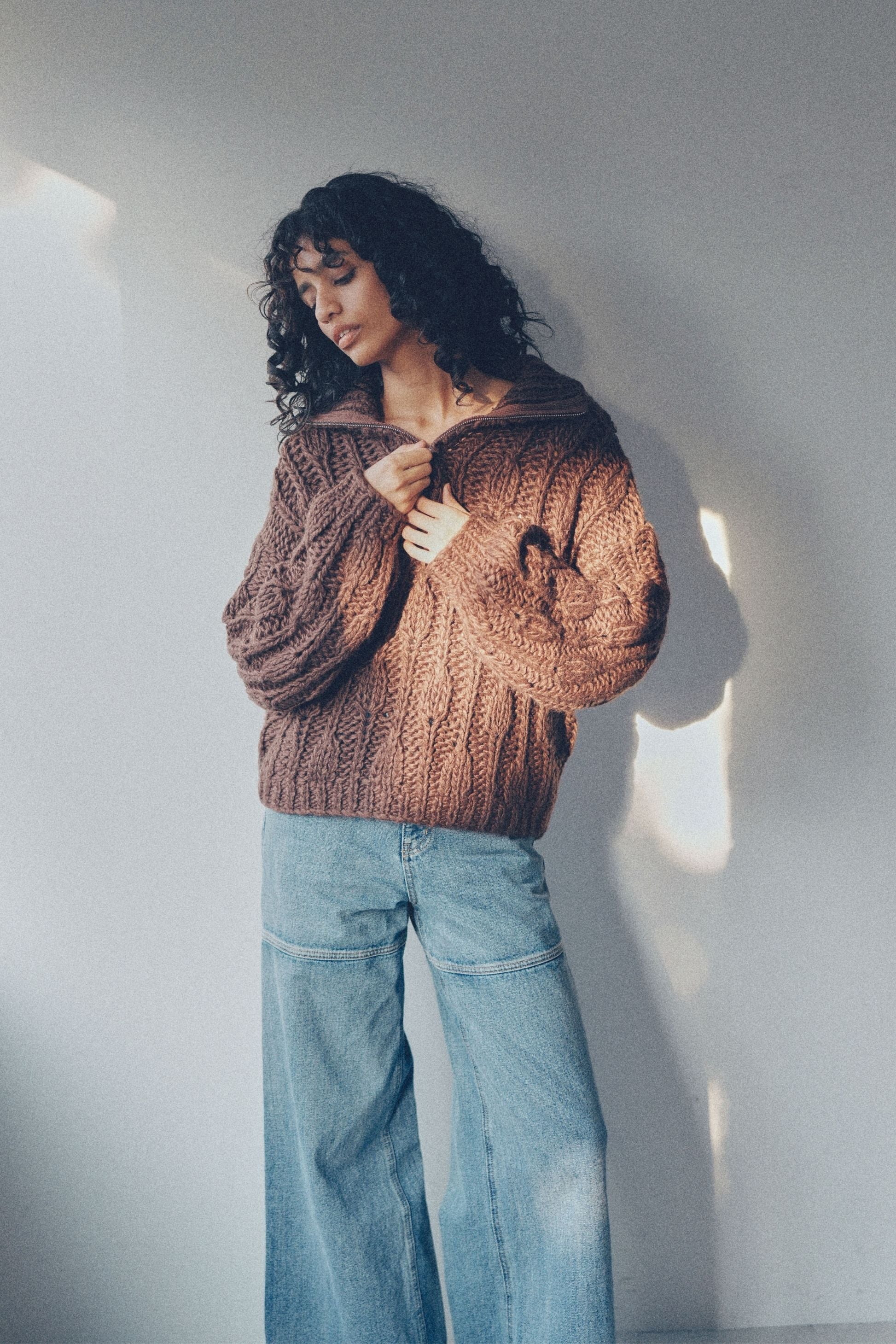 Hand made zip knit【BROWN】