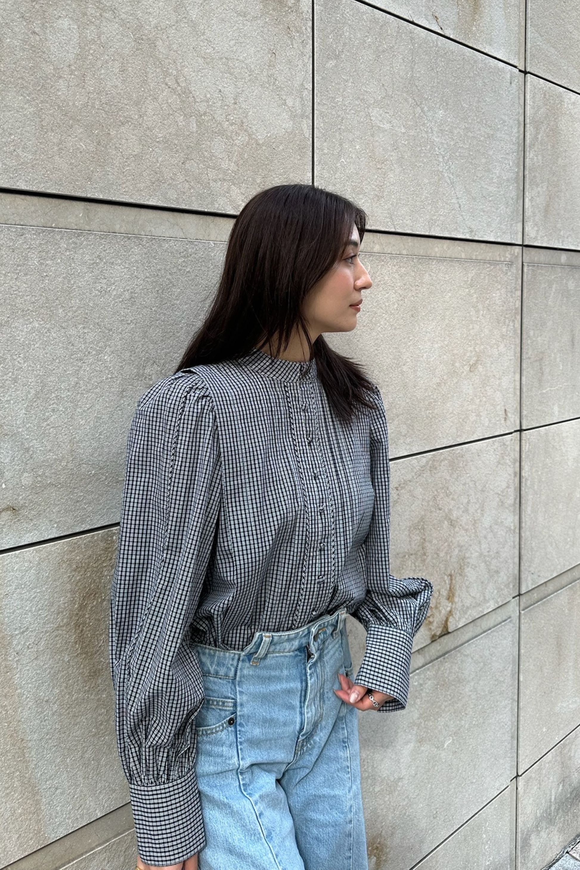 Pintuck blouse【Navy】