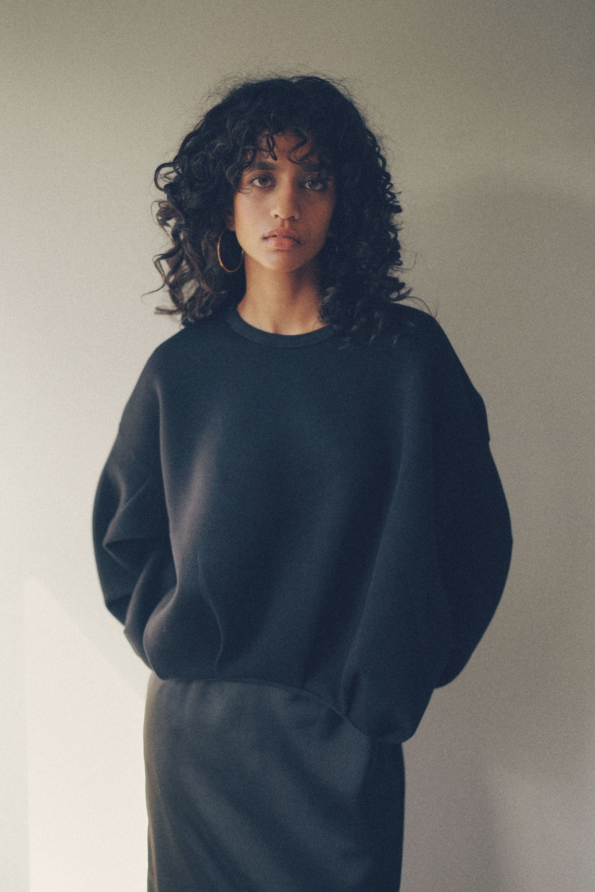 Volume tuck sweatshirt 【Black】