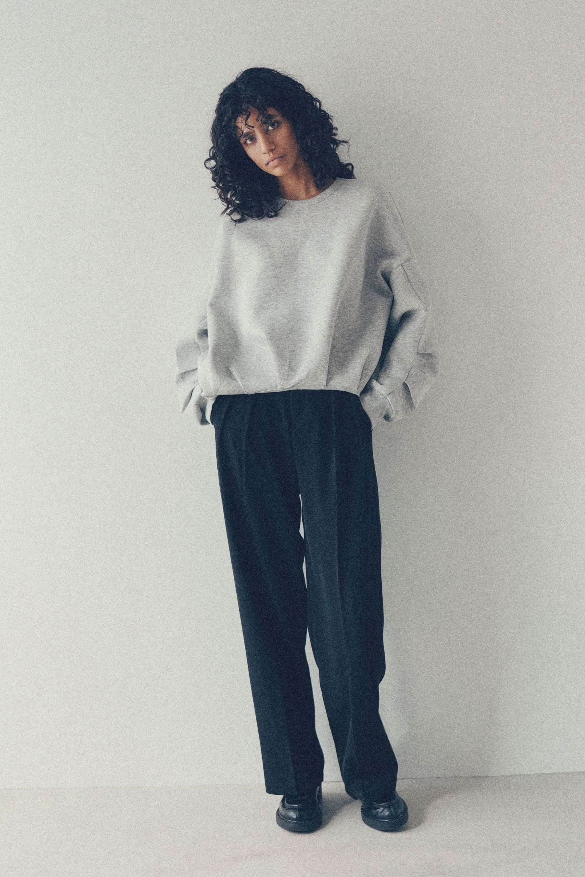 Volume tuck sweatshirt 【Gray】